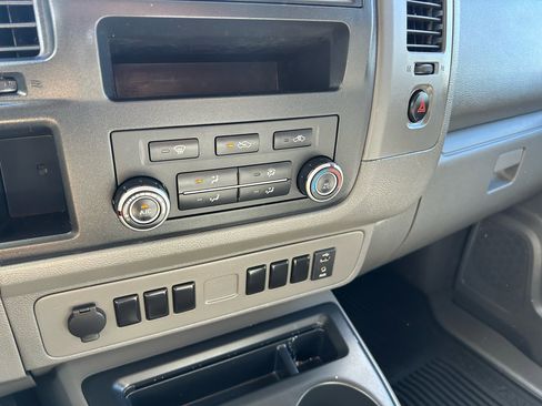 Used 2020 Nissan NV 2500 S image 19