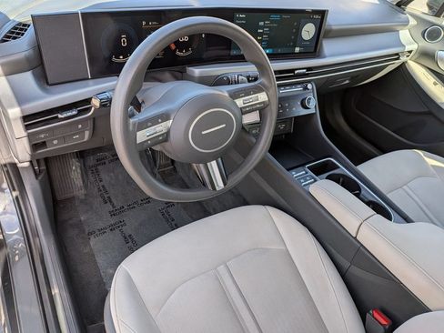 Used 2025 Hyundai Sonata SEL FWD image 16