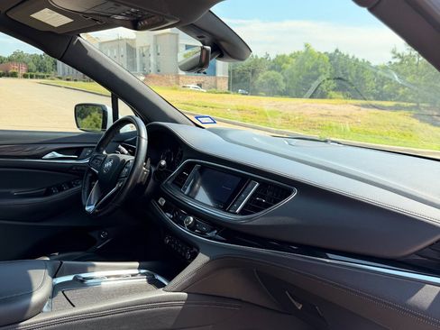 Used 2023 Buick Enclave Avenir w/ Avenir Technology Package FWD image 34
