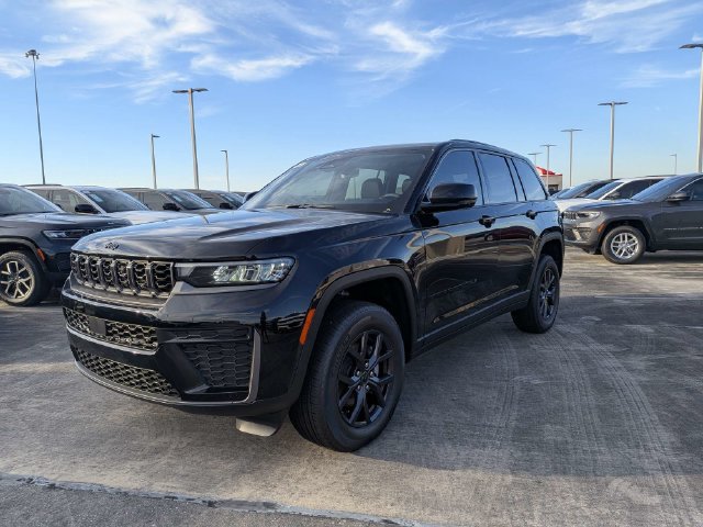 New 2027 Jeep Grand Cherokee Altitude RWD image 8