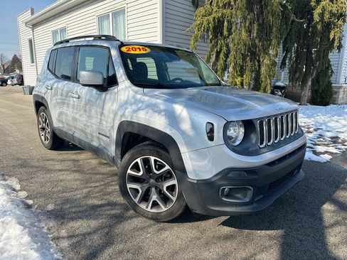 Used 2015 Jeep Renegade Latitude w/ Popular Equipment Group image 1