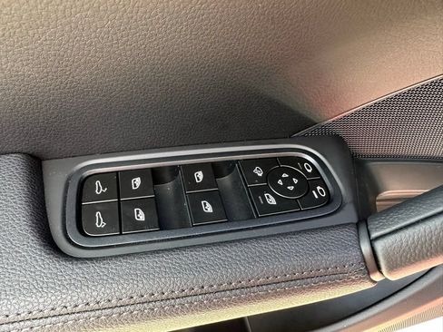 Certified 2026 Porsche Cayenne AWD/4WD image 20