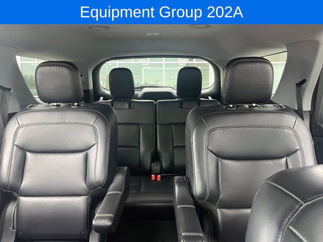 Used 2021 Ford Explorer XLT w/ Equipment Group 202A AWD/4WD image 19