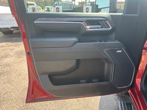 Used 2025 Chevrolet Silverado 2500 LTZ w/ LTZ Convenience Package image 11