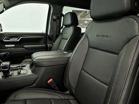 New 2026 GMC Sierra 1500 Denali w/ Denali Reserve Package image 9