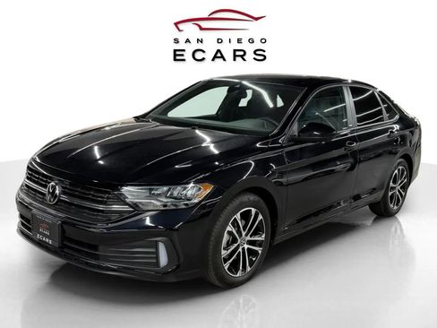 Used 2024 Volkswagen Jetta Sport image 1