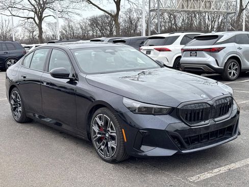 New 2026 BMW i5 eDrive40 w/ M Sport Package AWD/4WD image 3