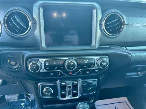 Used 2022 Jeep Wrangler Unlimited Sahara image 14