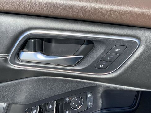 Used 2023 Nissan Rogue Platinum image 26