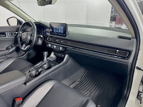 Used 2022 Honda Civic Touring image 30