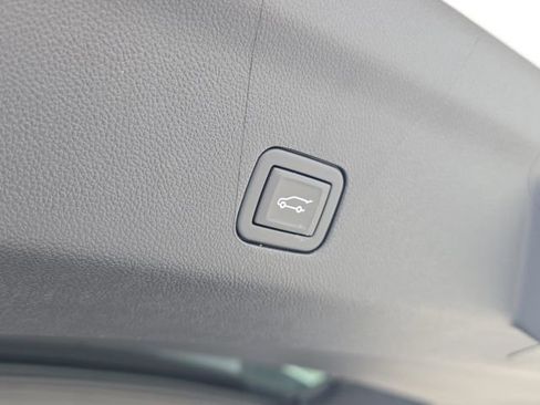 Used 2024 Chevrolet Tahoe Premier w/ Premium Package 2 image 12