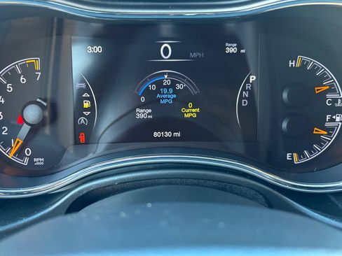 Used 2019 Jeep Grand Cherokee Limited image 11