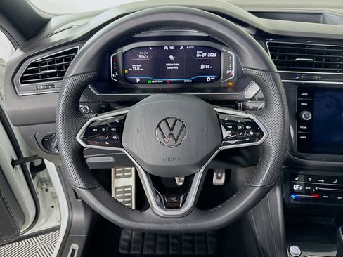 Used 2022 Volkswagen Tiguan SEL R-Line AWD/4WD image 13