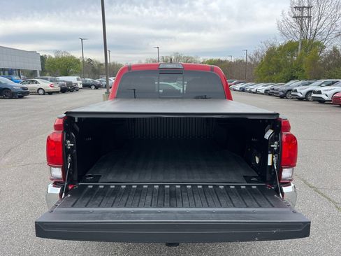 Used 2019 Toyota Tacoma TRD Off-Road image 14