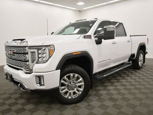 Used 2023 GMC Sierra 2500 Denali image 2