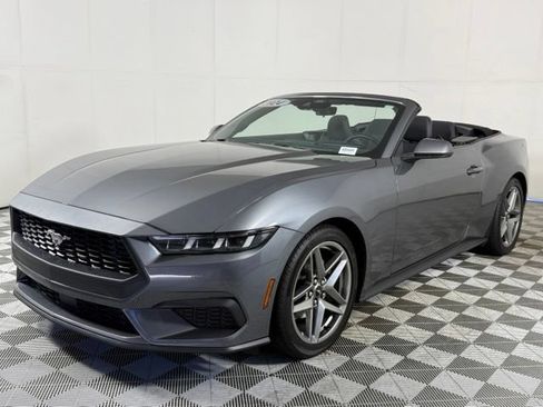 Used 2024 Ford Mustang Convertible RWD image 2