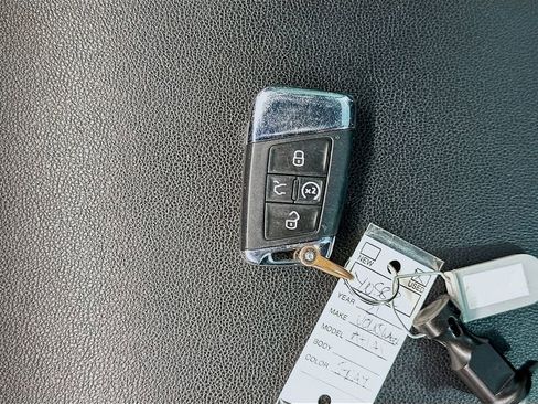 Used 2021 Volkswagen Atlas SE image 33