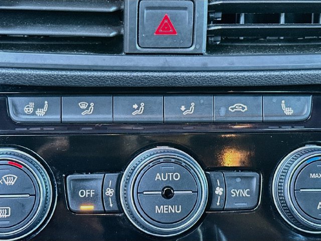 Used 2019 Volkswagen Jetta R-Line w/ R-Line Cold Weather Package FWD image 20