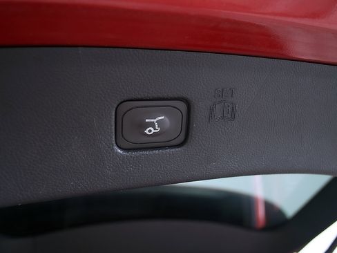 Used 2020 Ford Edge SEL w/ Convenience Package FWD image 13