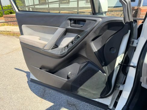 Used 2018 Subaru Forester 2.5i Premium image 27