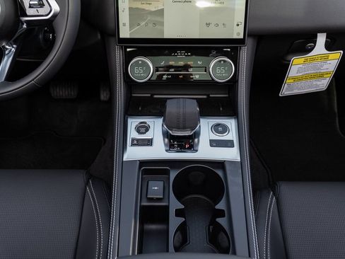 Used 2025 Jaguar F-PACE R-Dynamic S AWD/4WD image 18