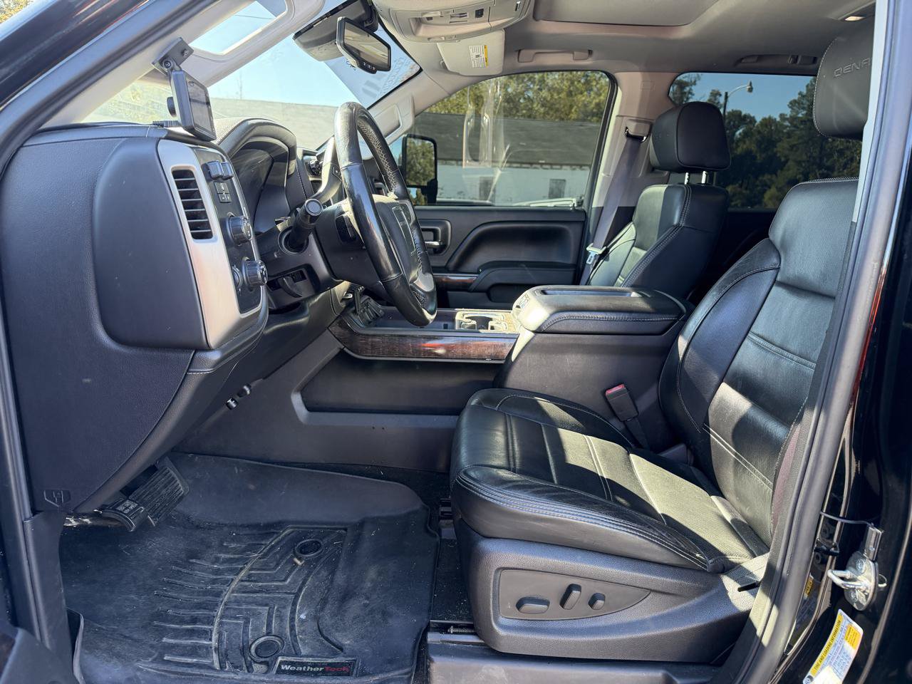 Used 2015 GMC Sierra 2500 Denali w/ Duramax Plus Package AWD/4WD image 9
