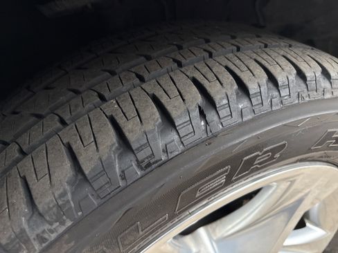 Used 2017 Toyota Highlander Limited image 12