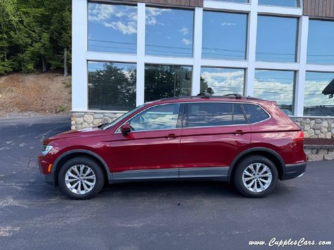 Used 2018 Volkswagen Tiguan SE AWD/4WD image 11