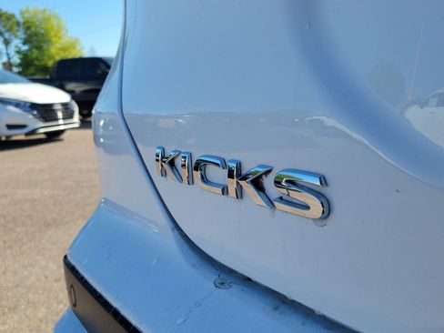 Certified 2025 Nissan Kicks Play S image 8