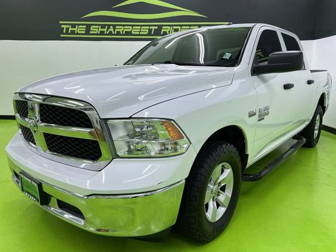 Used 2022 RAM 1500 Classic SLT AWD/4WD image 5