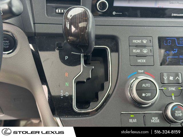 Used 2019 Toyota Sienna XLE w/ XLE Navigation Package AWD/4WD image 36