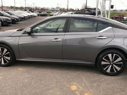 Used 2022 Nissan Altima 2.5 SV FWD image 4
