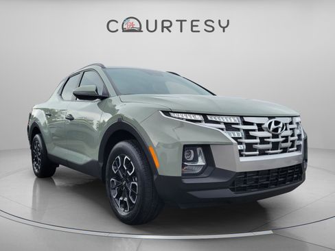 Used 2023 Hyundai Santa Cruz SEL w/ Activity Package image 4