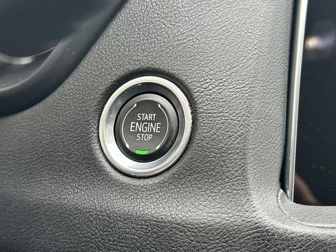 Used 2020 Cadillac XT4 Premium Luxury image 32