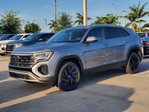 New 2026 Volkswagen Atlas Cross Sport SE image 2