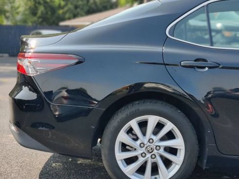 Used 2022 Toyota Camry LE w/ Carpet Mat Package (TMS) FWD image 10