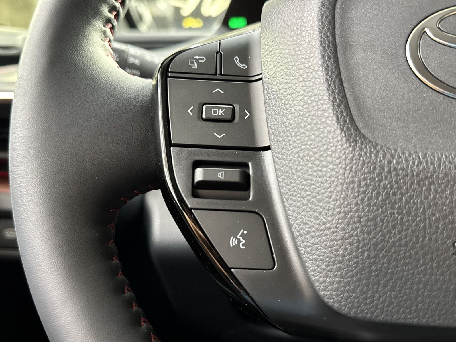 New 2027 Toyota Prius Plug-In Hybrid w/ Limited Premium Package FWD image 41