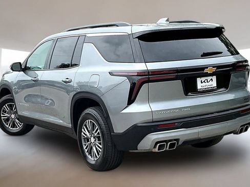 Used 2025 Chevrolet Traverse LT AWD/4WD image 4