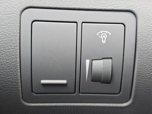 Used 2010 Hyundai Elantra GLS image 30