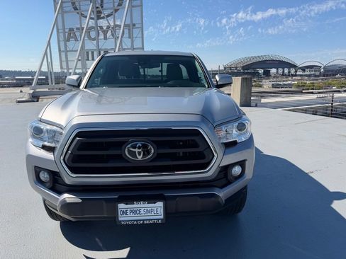 Used 2021 Toyota Tacoma SR5 AWD/4WD image 8
