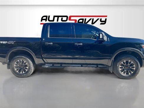Used 2024 Nissan Titan PRO-4X w/ Pro-4x Convenience Package image 8
