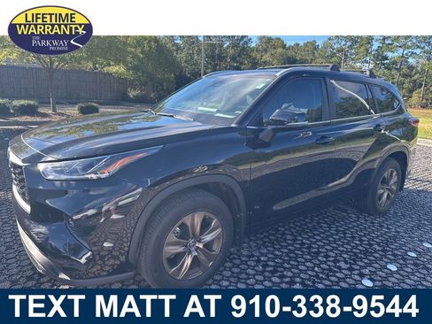 Used 2023 Toyota Highlander Bronze Edition image 1