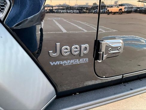 Used 2020 Jeep Wrangler Unlimited Sport AWD/4WD image 29