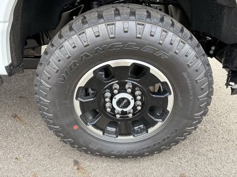 New 2026 Ford F350 Lariat w/ Tremor Off-Road Package image 16