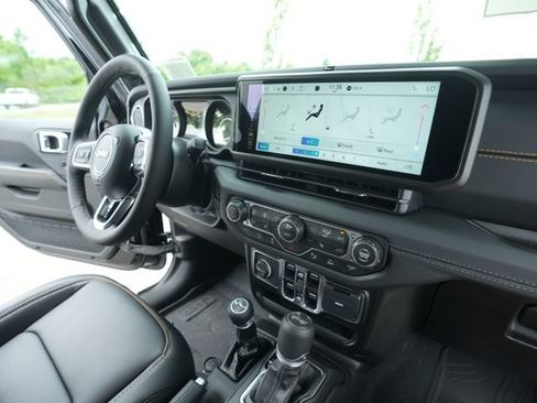 New 2026 Jeep Wrangler Unlimited Sahara AWD/4WD image 32