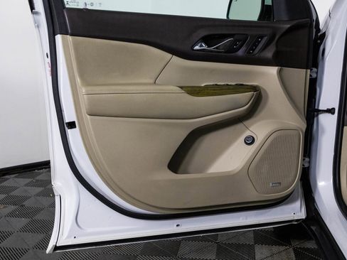 Used 2018 GMC Acadia Denali w/ Technology Package image 33