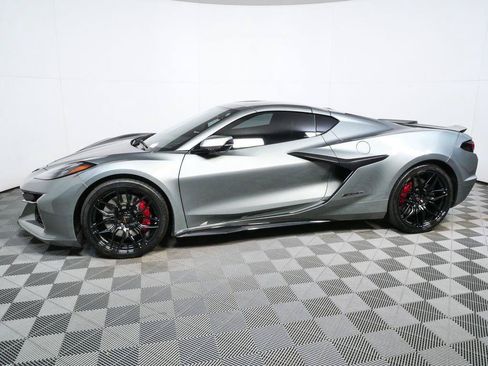 Used 2023 Chevrolet Corvette Z06 w/ Engine Appearance Package RWD image 2