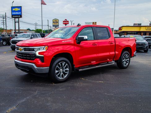 Used 2026 Chevrolet Silverado 1500 LT AWD/4WD image 3