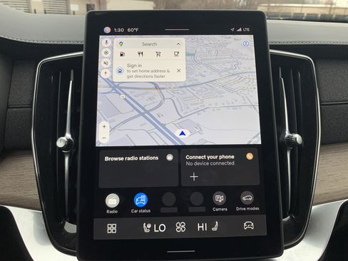 Used 2025 Volvo XC90 B6 Plus image 24