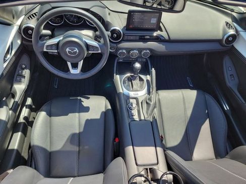 Used 2022 MAZDA MX-5 Miata RF Grand Touring RWD image 9